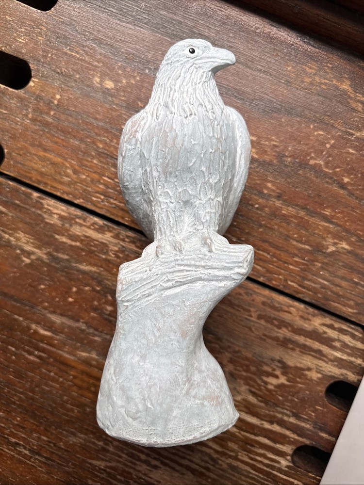 Isabell Bloom Eagle Figurine Signed 2004 – Cast Stone Bird Statue 9”
