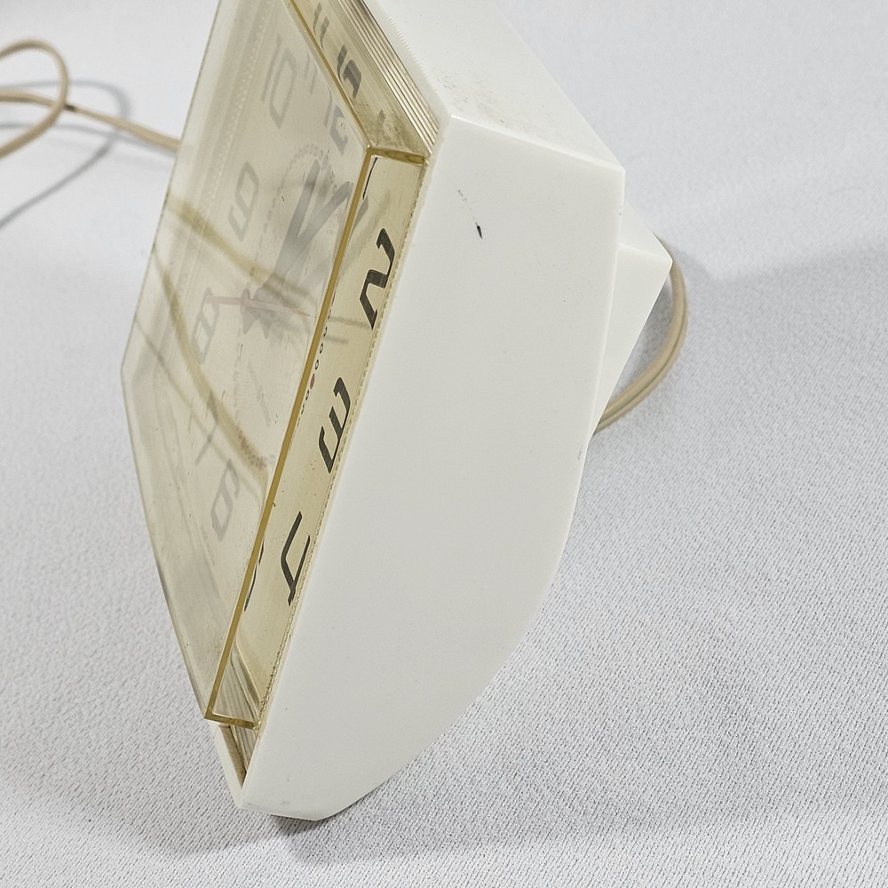 General Electric GE 2110A White Kitchen Wall Clock Working MCM