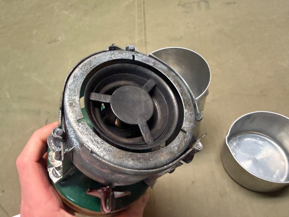 ORIGINAL POST WWII KOREAN WAR US ARMY INFANTRY PSERONAL COLEMAN STOVE-1951