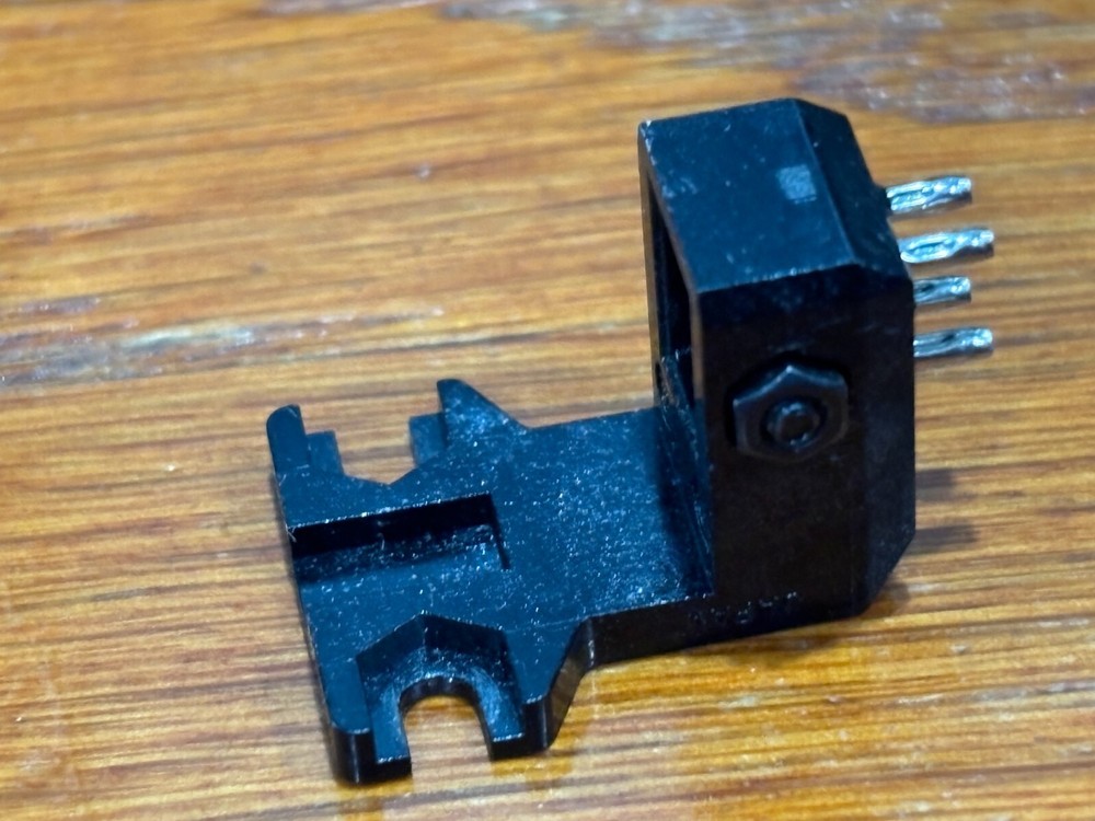 Headshell Std-mount To P-mount Adapter (Black)