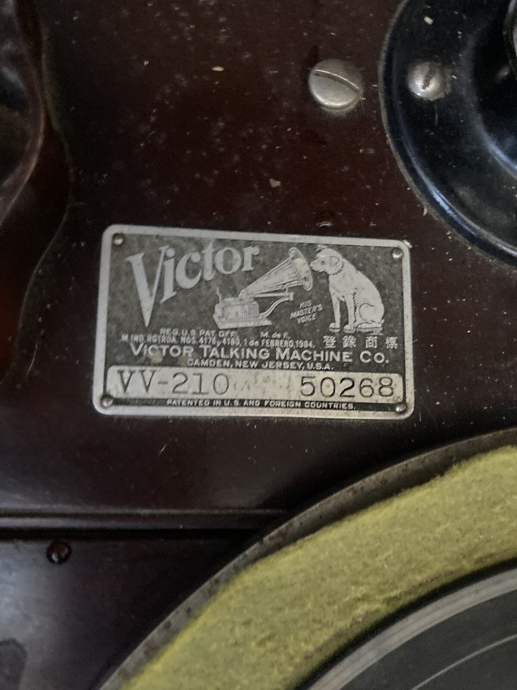 Victor VV210