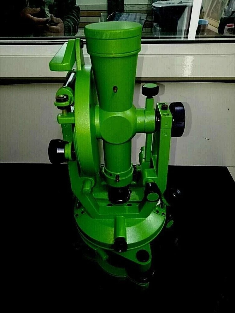 Surveying 20 second Vernier Transit Green Theodolite For Leveling