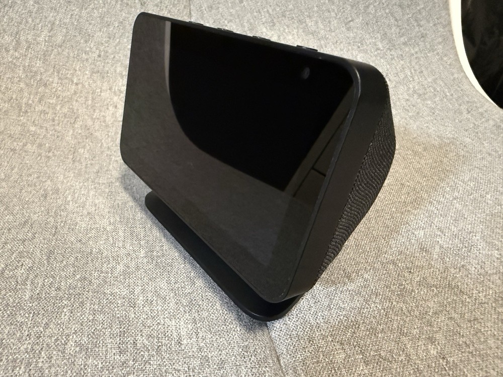 Amazon Echo Show 5 1st Gen Smart Speaker Black With Adjustable Stand/AC Adapter