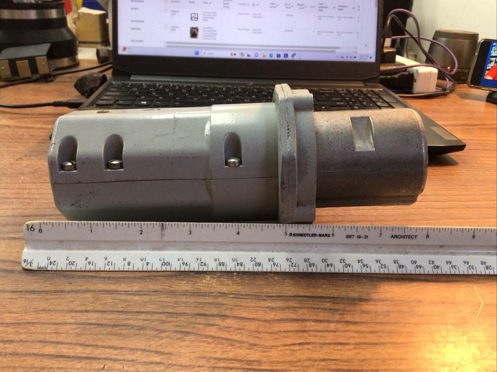Crouse-Hinds APJ 6375-M72 Arktite Plug (VR9)