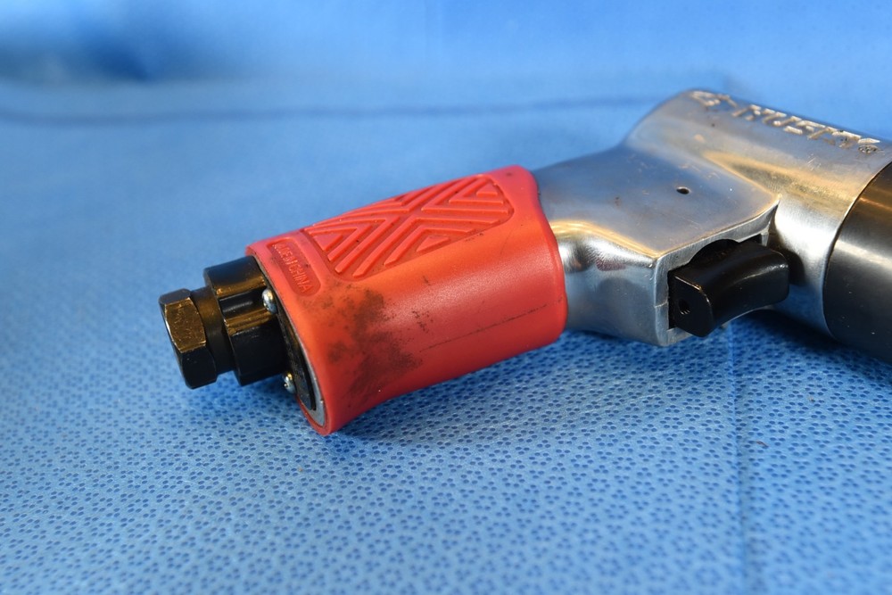Husky H4822 3/8" Reversable Air Drill