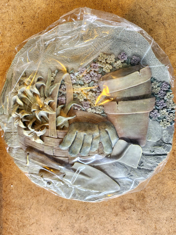 Serenity Garden Stepping Stone/Dalles (CL 13-4)