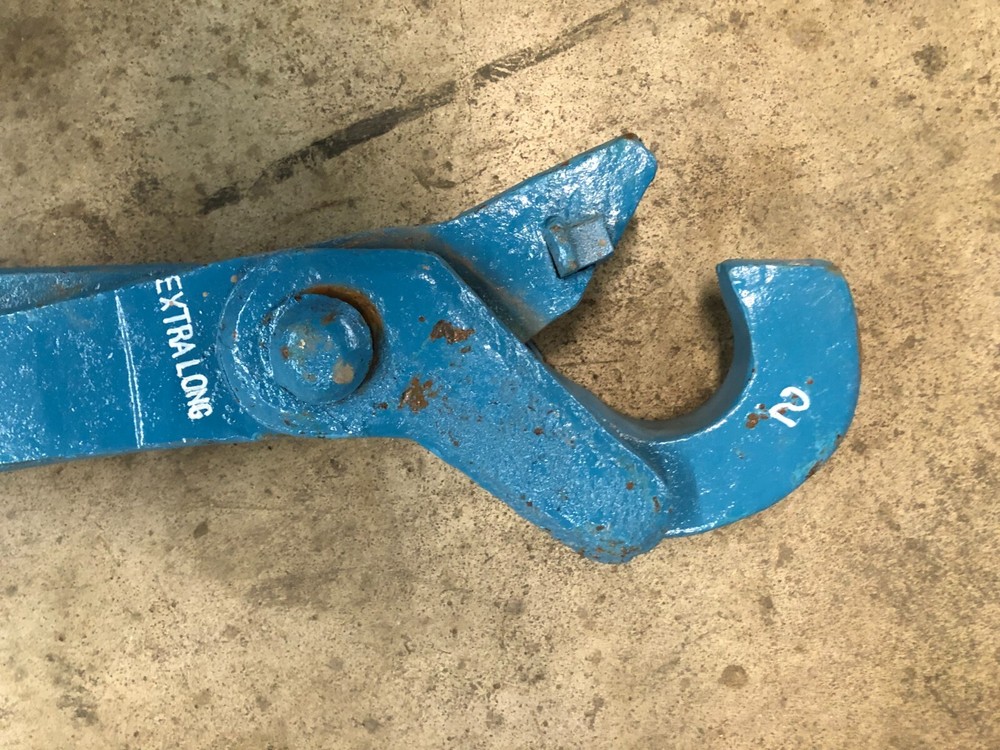 2" ADJUSTABLE PIPE TONGS WITH EXTRA LONG 46" HANDLES