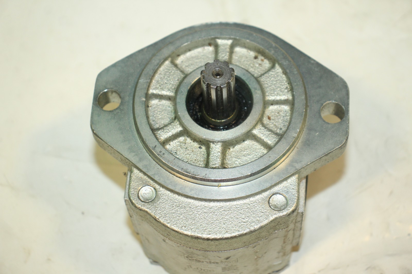 OEM Genie 231572 GT A01011404205 Hydraulic Gear Pump