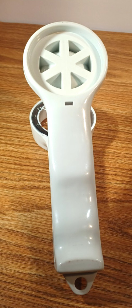 Vintage TRUDEAU 7586 Handheld Egg Slicer