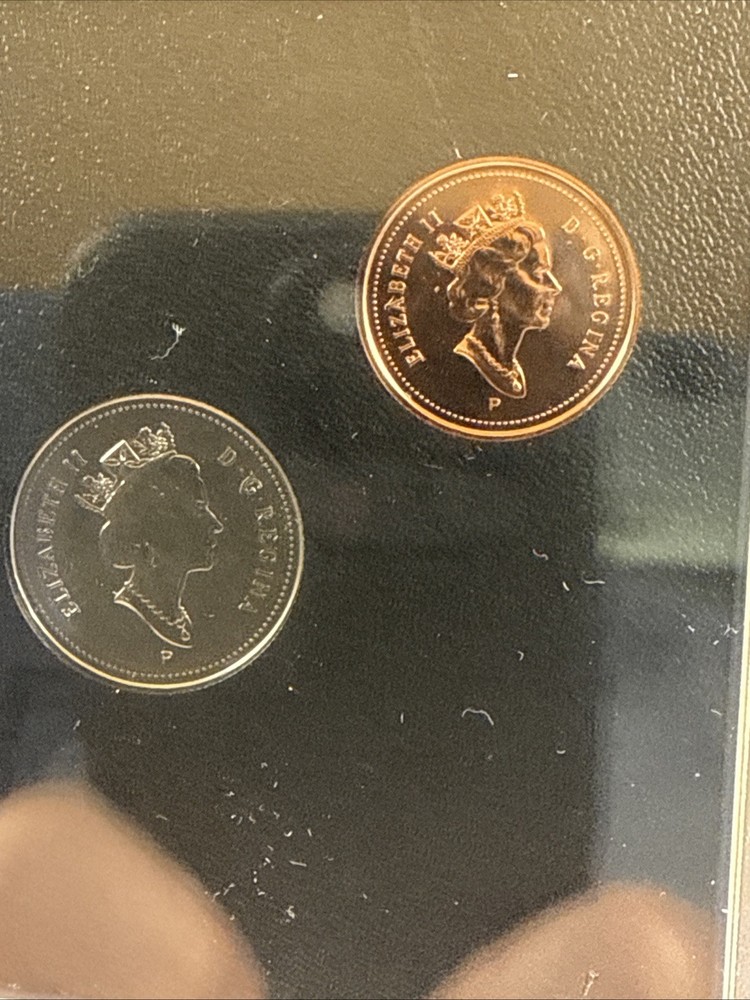 2001 Canada Coin Set - Niagara Falls