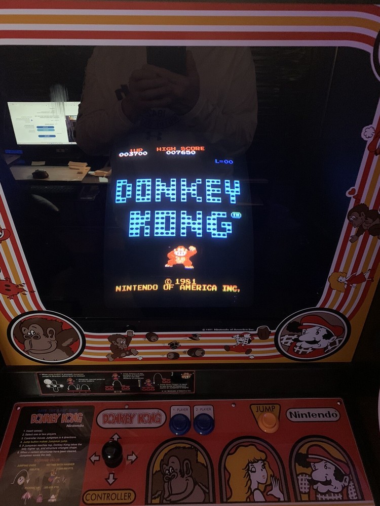 DONKEY KONG ARCADE MACHINE By Nintendo ￼1981 Very Nice Condition