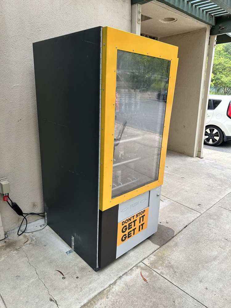 Jofemar Vision ESPlus Vending Machine With Touch Screen