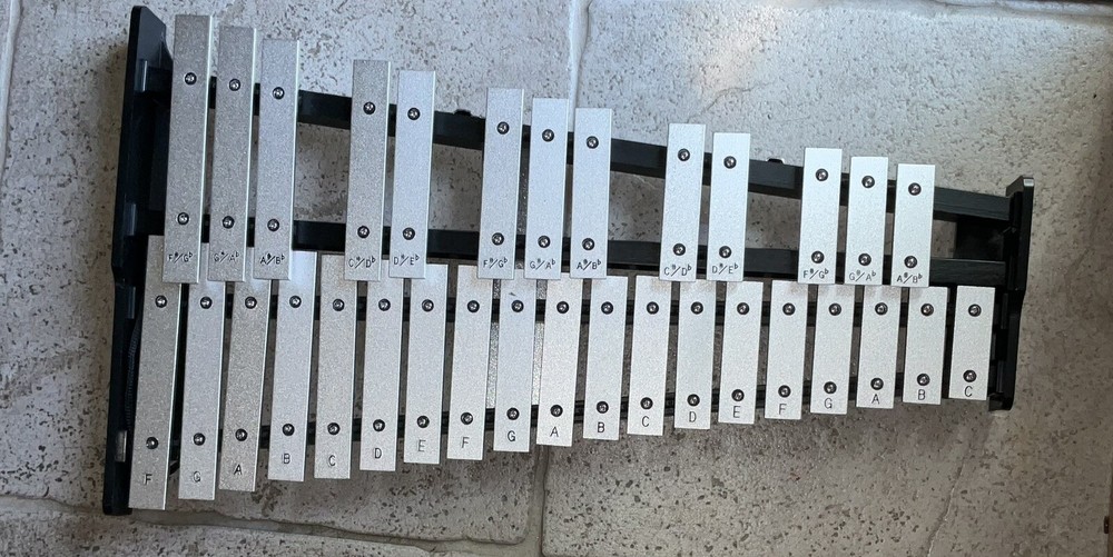 Ludwig 32 Note Xylophone W/ Drum Stand , Practice Pad Set