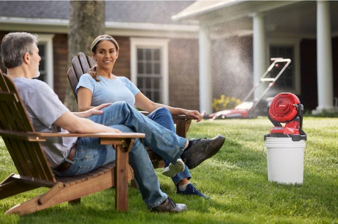 CRAFTSMAN 20V 3-Setting Misting Fan w/ Battery & Charger CMCE003C1 - NEW