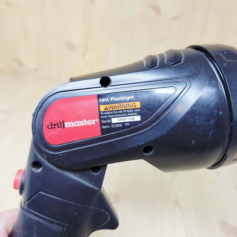 Drill Master 68269 18 Volt LED Flashlight Work Light TESTED WORKING NO BATTERY