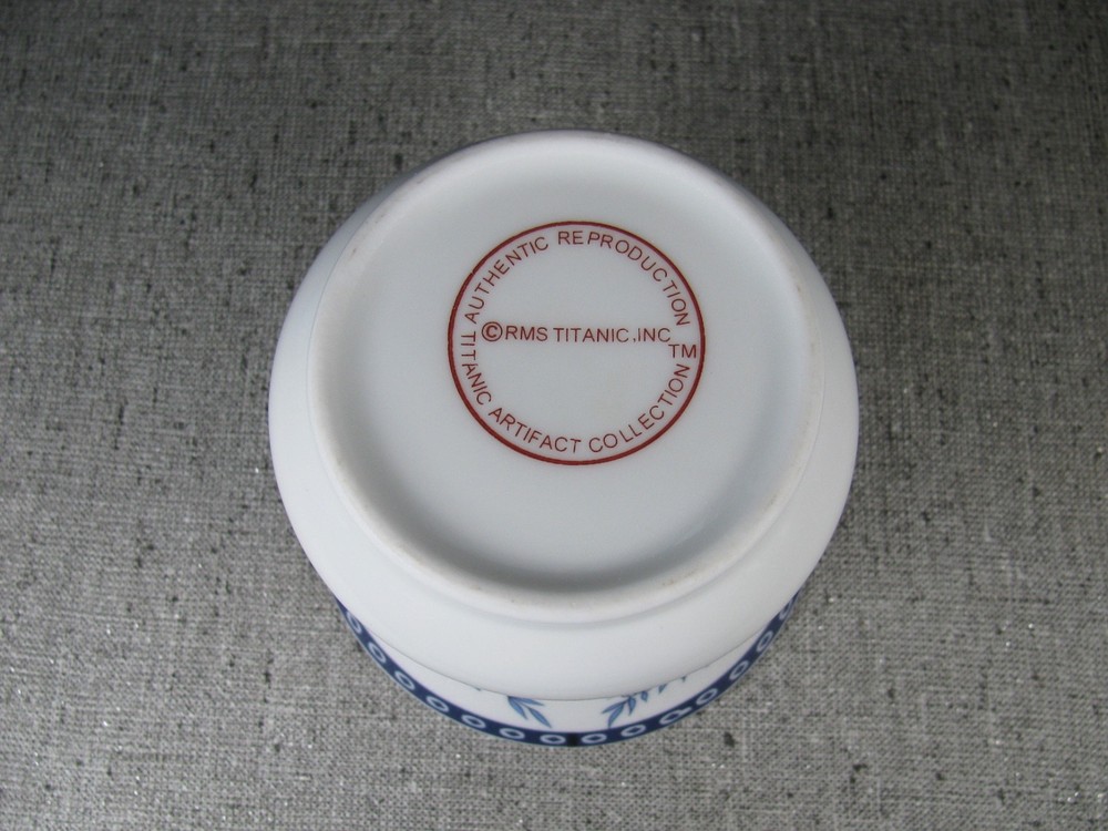 White Star Line RMS Titanic 2nd Class Authentic Artifact Replica Vase Small EUC