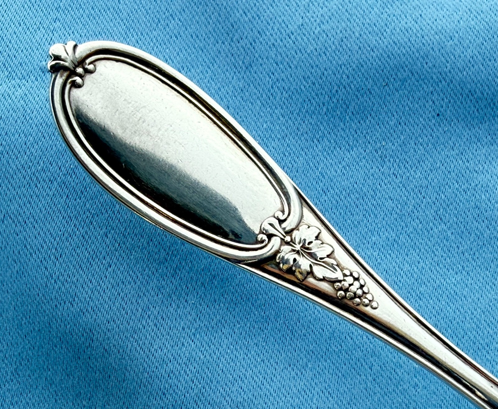 Newell Harding Coin Silver 3 Dinner Forks Olive Patt 7 1/2 Inches Mono 154 Gr