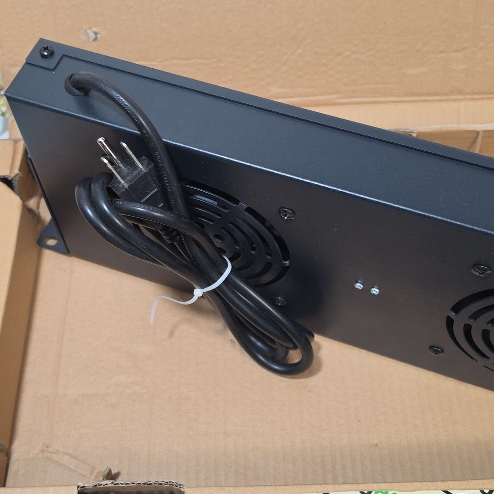 NavePoint Rack Cabinet Mounted Server Cooling System With 2 Fans, Black - (READ)