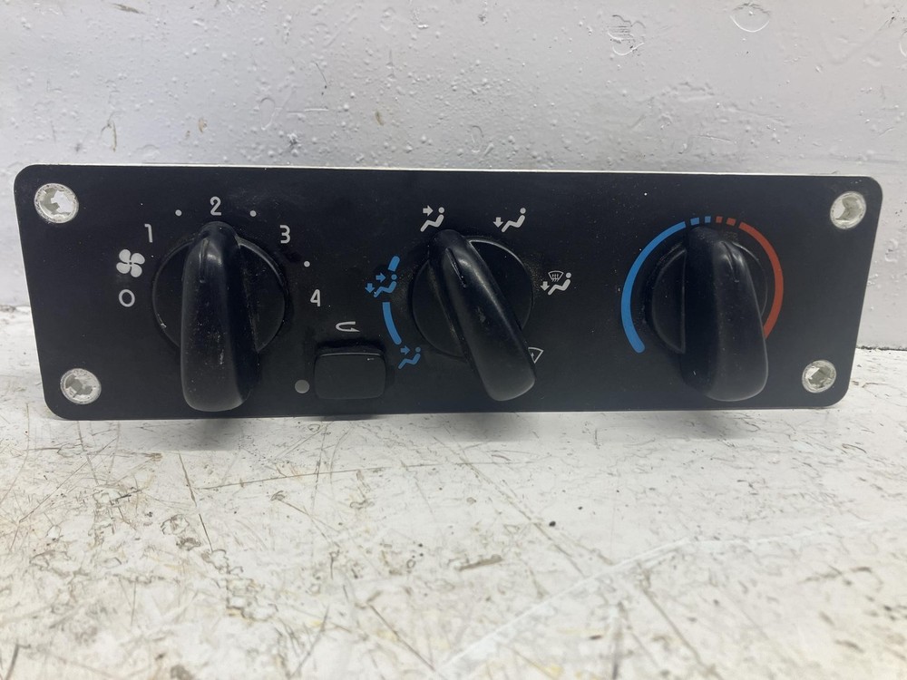 Freightliner M2 106 Heater A/C Temperature Controls - Used
