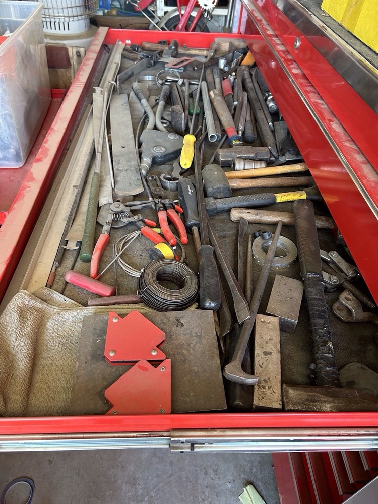 Snap on toolbox with tools, auto body￼