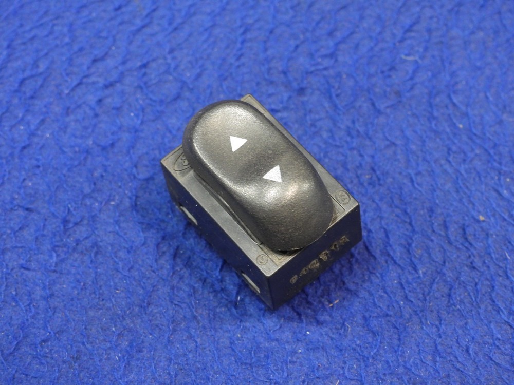 1994-2004 FORD MUSTANG LEFT OR RIGHT DOOR WINDOW SWITCH LH RH SAME