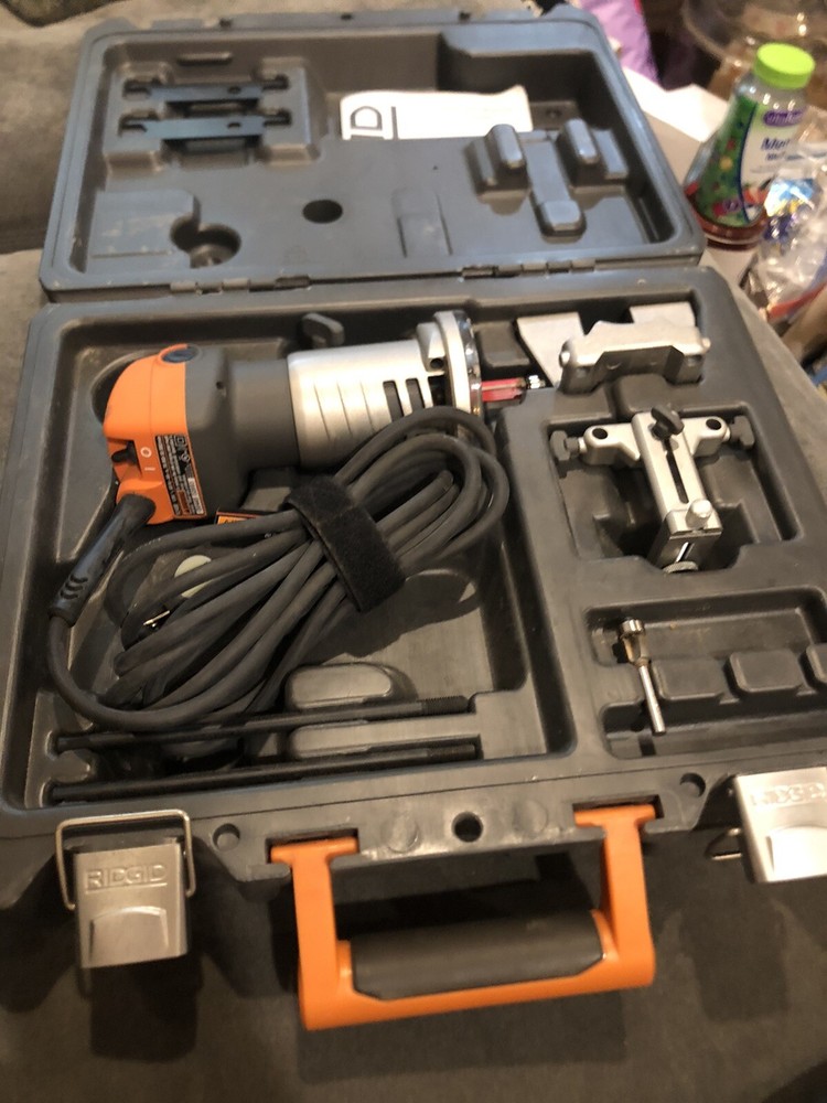 USED RIDGID R2400 COMPACT LAMINATE TRIMMER ROUTER VARIABLE SPEED WITH CASE