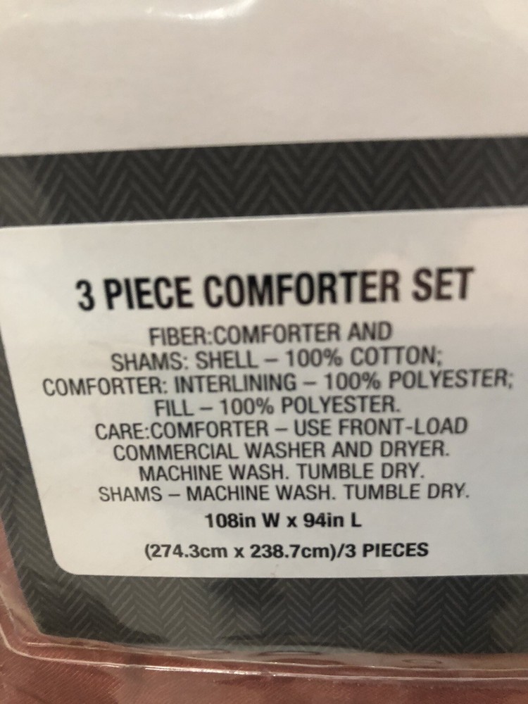 Threshold Comforter Set Rose King or California King