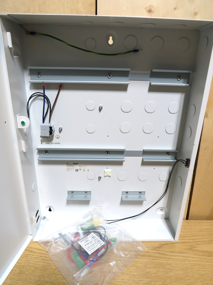 Bosch AEC-AMC2-UL02 Enclosure With 2 DIN Rails [CTC]