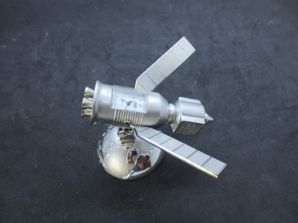 Satellite Clock - Sanis Quartz - 20 Years in Microspace - Rare