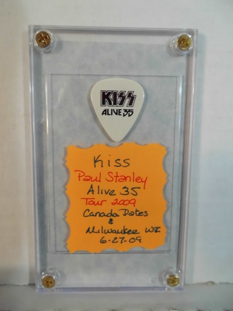 KISS~PAUL STANLEY~GUITAR PICK IN CASE~2009 READ DESCRIPTION  (41)