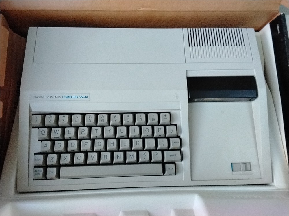 T1 – 99/4A Computer Pwr Cord Video Modulator Munch Man Video Game Untested