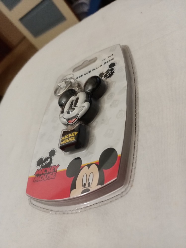 New Sealed 2013 Disney Mickey Mouse 4 USB Flash Drive