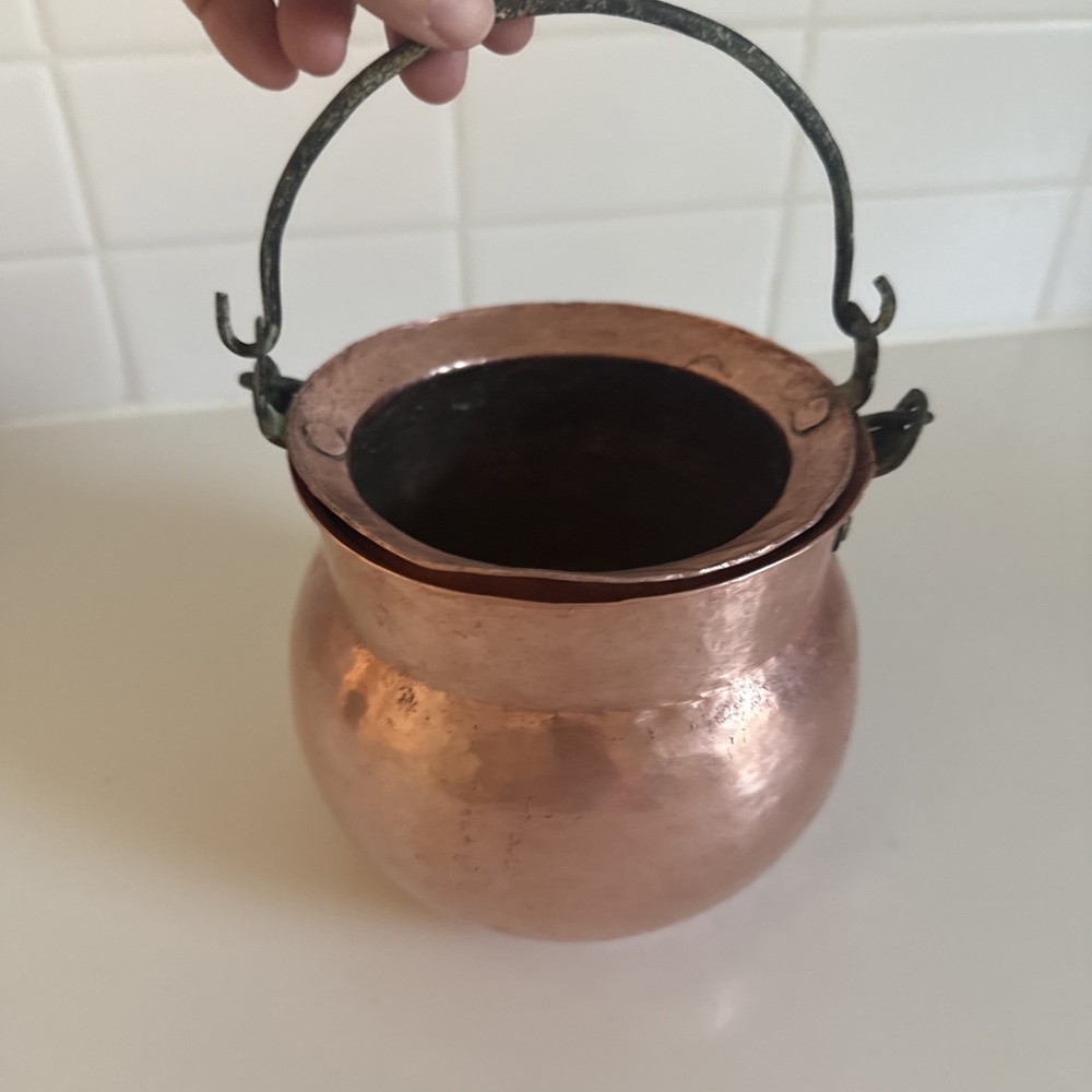 Set Of 2 Stacking Hammered Copper Planter/Pot/cauldron