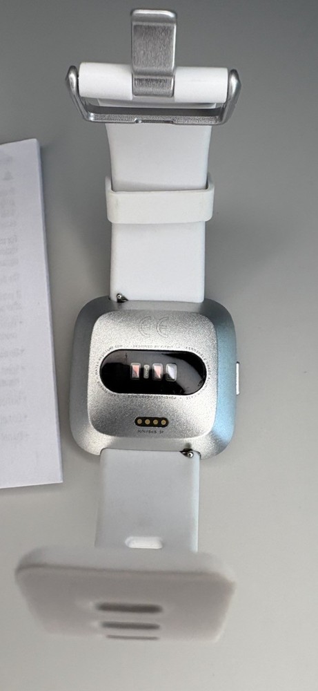 Fitbit Versa Smart Watch Lite Edition - white Open Box (Read)