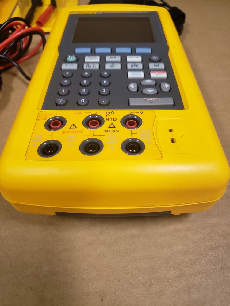 Fluke 744 Documenting Process Calibrator With Accessories. Read Desc.