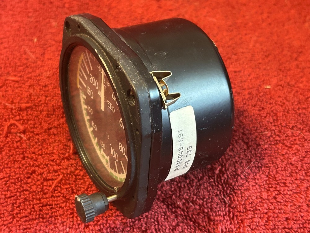 UNITED INSTRUMENTS TRUE AIRSPEED INDICATOR P/N 8125 CODE B.535