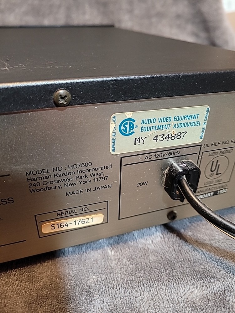 HARMON KARDON HD7500 Compact Disc Player (READ)
