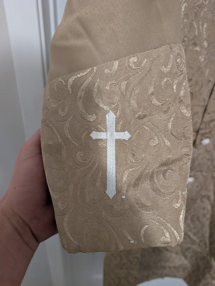 Divinity Clergy Ministry Robe Size Medium