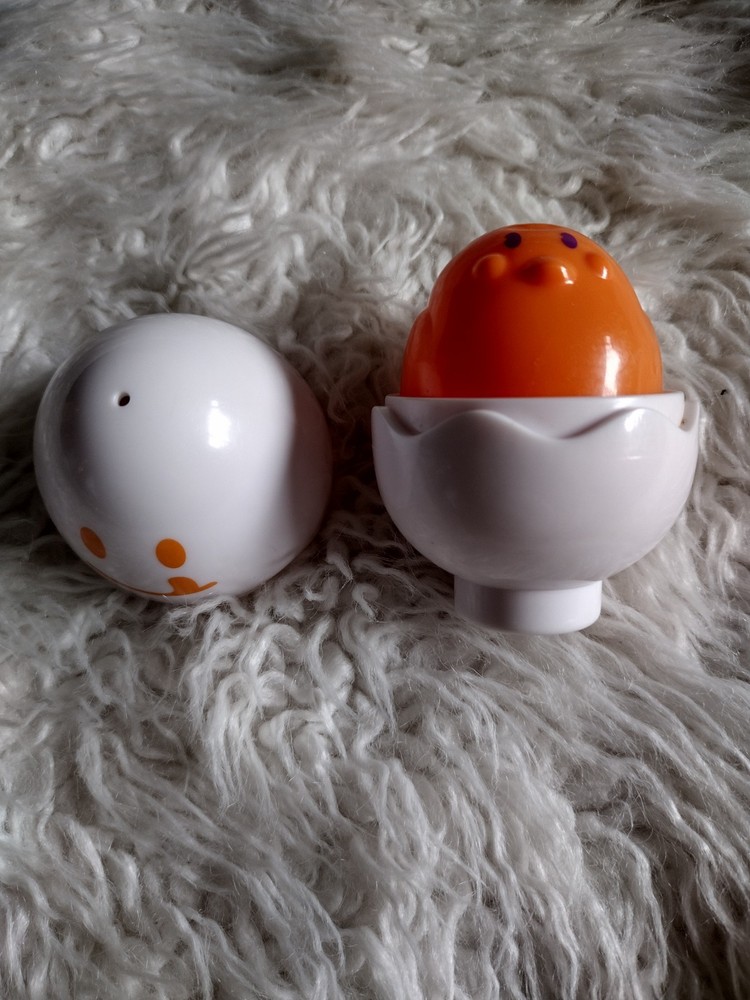 Vintage 1993 Tomy Hide & Squeak Shape Sorting REPLACEMENT ORANGE CIRCLE EGG ONLY