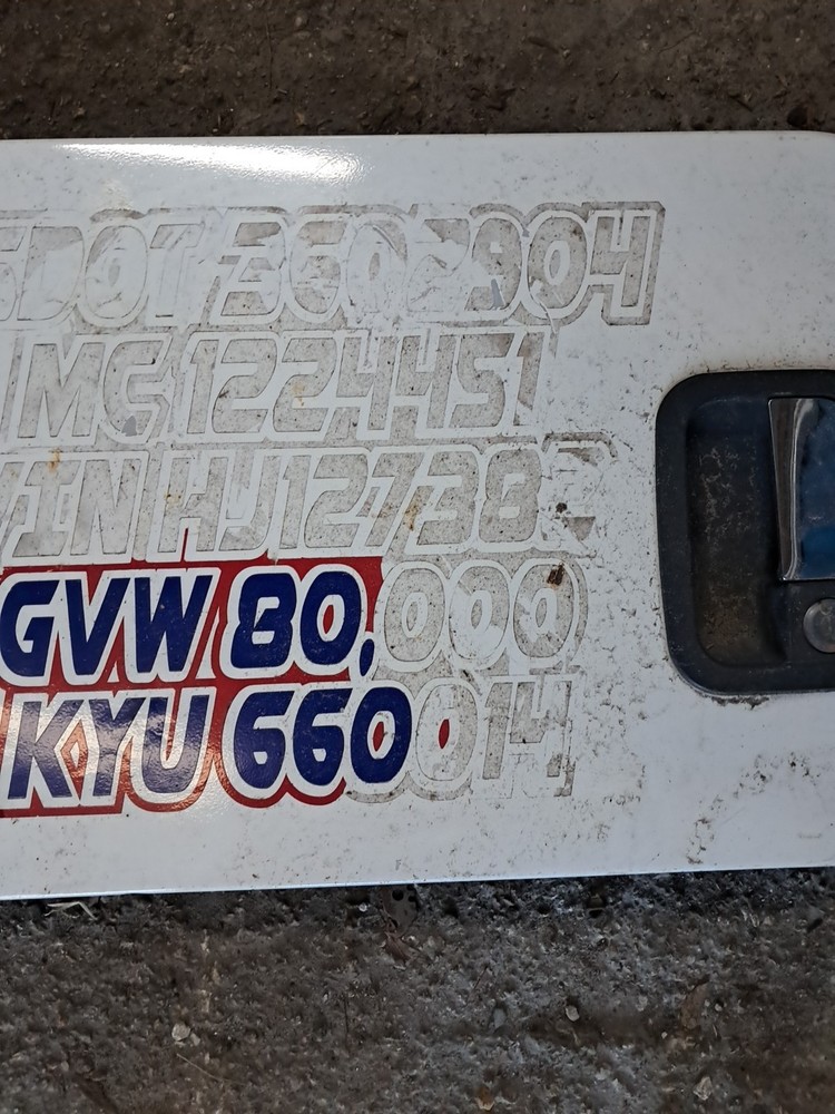 KENWORTH T680 SLEEPER DOOR DRIVER LEFT SIDE LH