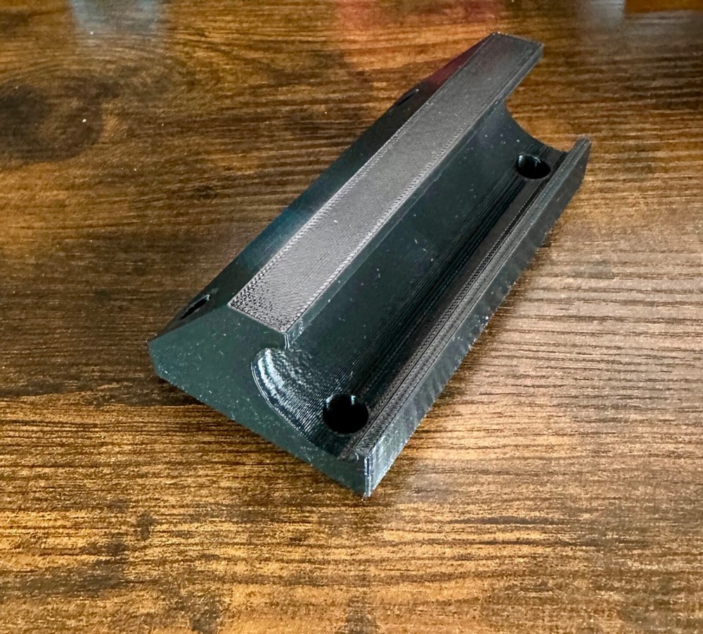 Milwaukee M12 Compact Inflator Wall Mount Black