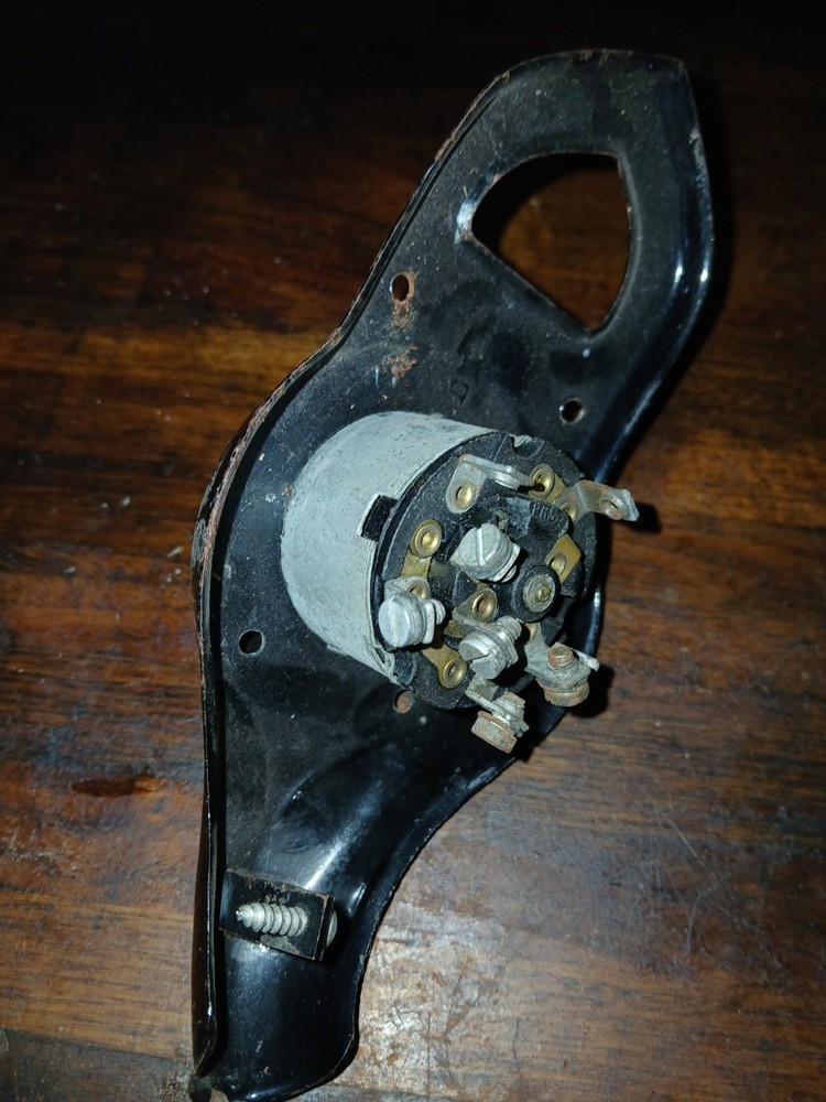 LUCAS KEY IGNITION SWITCH. BSA BANTAM INDIAN BRAVE
