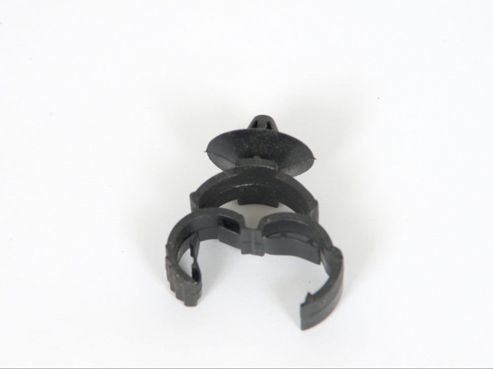 Genuine BMW E39 E46 Electrical. Cable holder. Snap open 61138380213. Set of 2