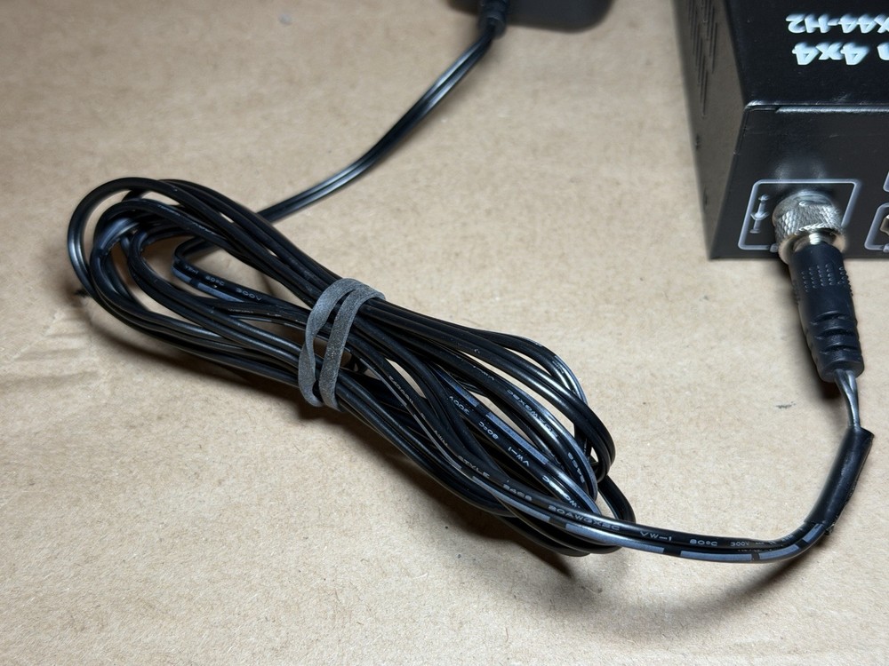 AV Access HDMI Matrix Splitter Switch 4KMX44-H2 w/ Remote