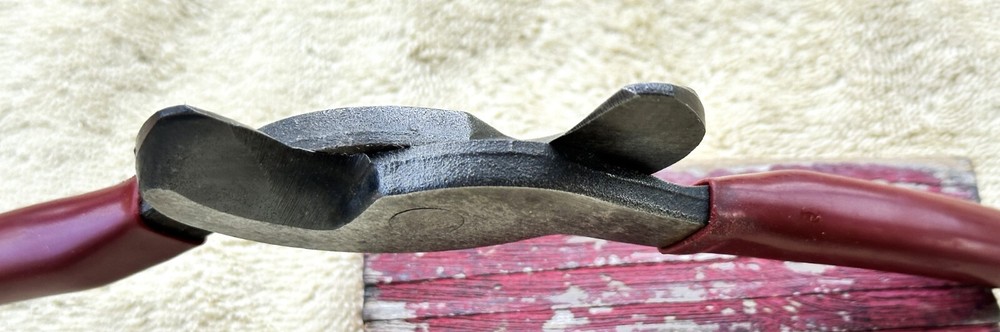 KLEIN BUNDLE CUTTER NO. 93050 WITH A (C) DATE CODE = 1991