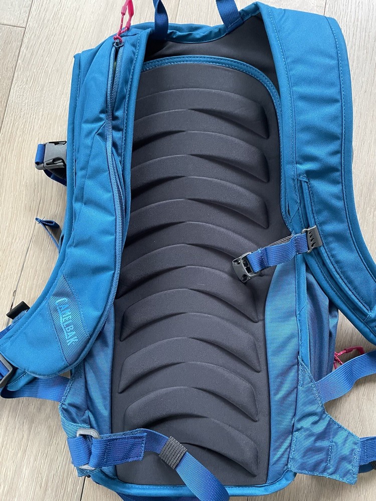 Camebak Caper 14 With Water Bladder, Blue