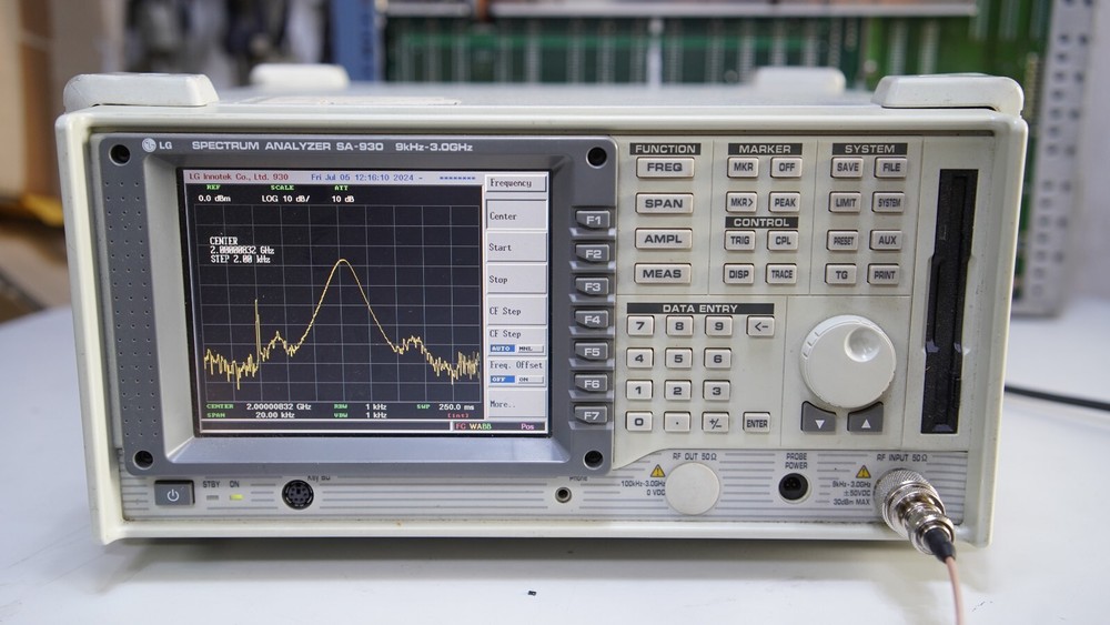 LG SA-930 9KHz-3.0GHz Spectrum Analyzer