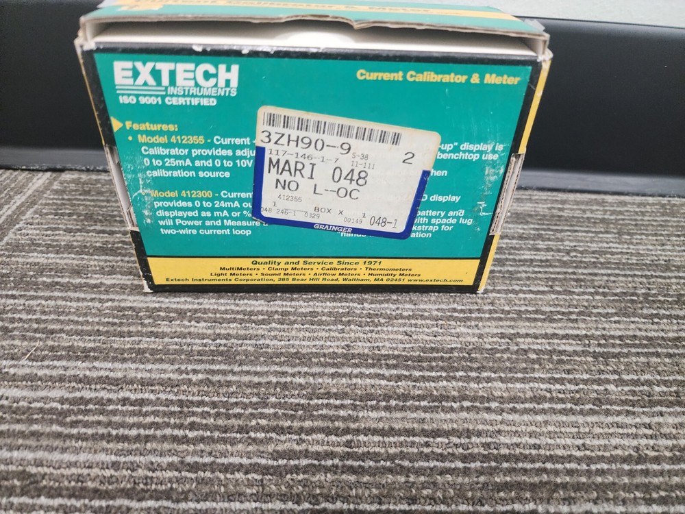 Extech OYSTER 412355A Current & Voltage Calibrator Meter & Test Lead Probe