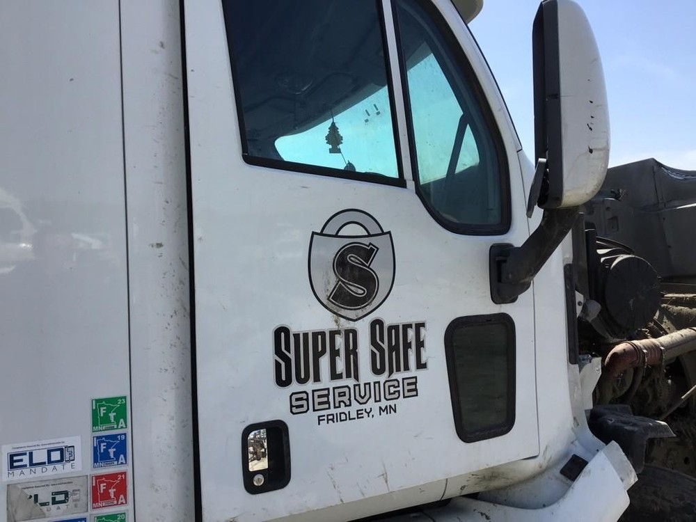 For 2013 PETERBILT 587 2012-2018 DOOR ASSEMBLY Right ,  OH