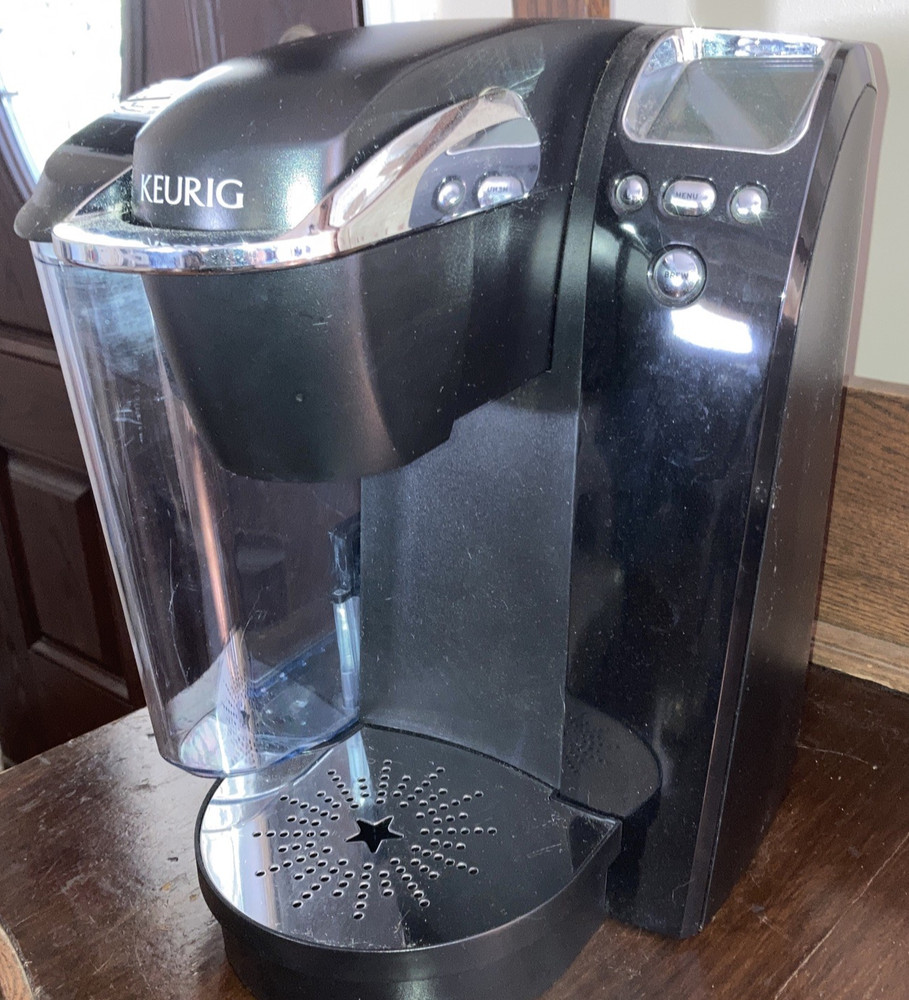 Keurig Coffee Maker, great working condition. Tested, cleaned. Black and chrome